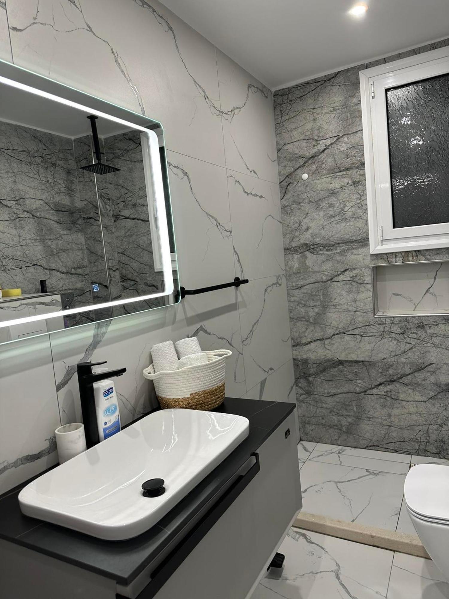Sea View Apartment Luxury Vlorë Exterior foto